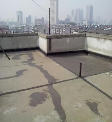 博爱漏水维修 楼顶漏水是什么原因，楼顶漏水维修方法是什么?